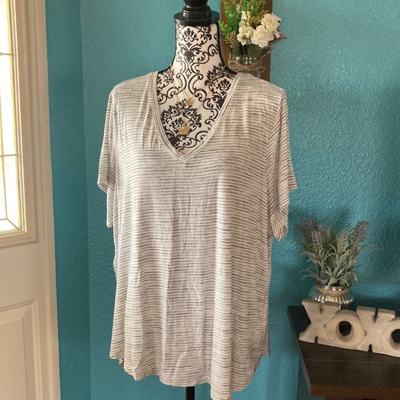 OLD NAVY | Women’s Luxe V-Neck Striped T-Shirt - Picture 1 of 6